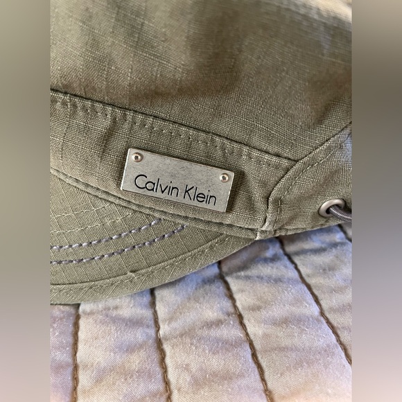 Calvin Klein Cap - Picture 2 of 5